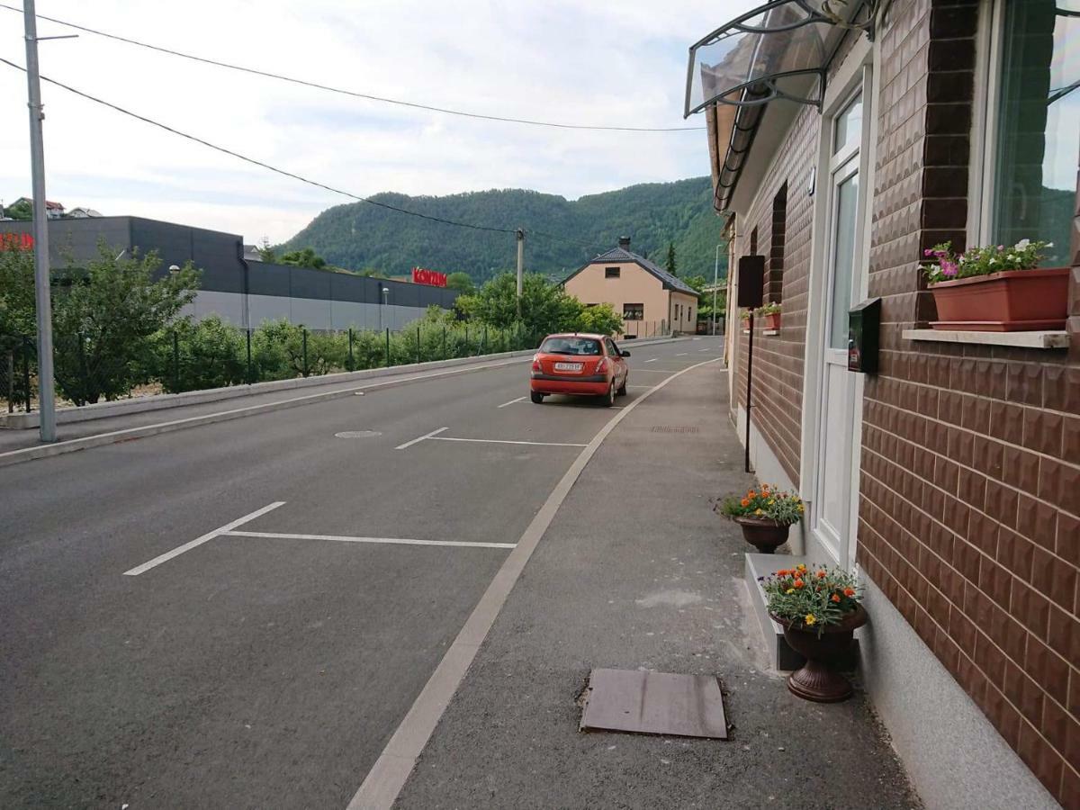 Apartman Sara Vl. Franjo Klasic 크라피나 외부 사진